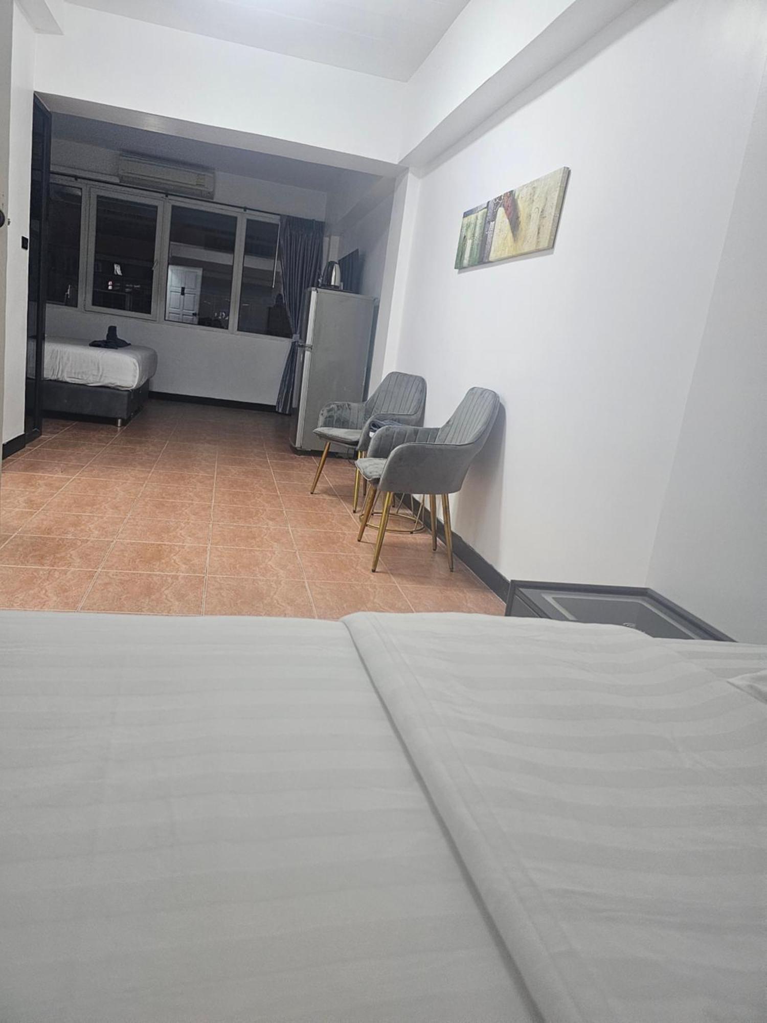 Happy Beach Jomtien Guesthouse Εξωτερικό φωτογραφία